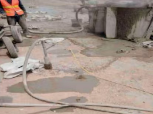 宜春水泥混凝土路面板底注浆技术 路面脱空注浆整治方案